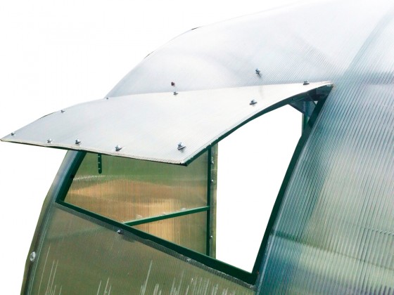 Врезная форточка в крышу теплицы